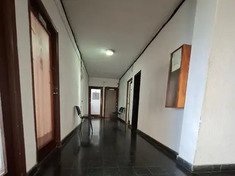 Oficina en edificio, 1ra Junta (esquina 25 de Mayo) al 2500