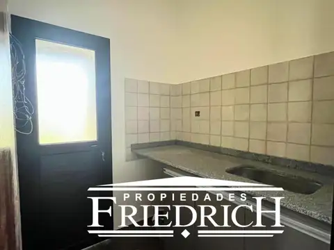 Casa 4 ambientes con 3 baños