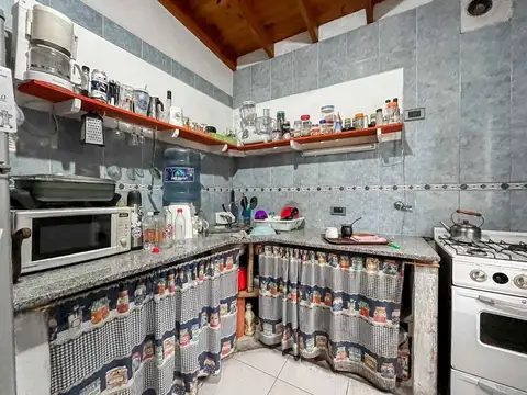 Casa 5 ambientes con 1 baño