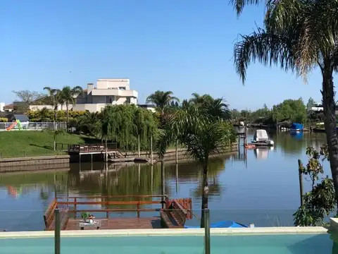 Casa en Venta y Alquiler Temporal en San Marco 6 dormitorios, Villanueva 100