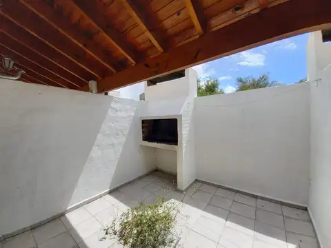 Venta Duplex 3 amb a metros del mar, con gas natural  Calle 58 e/1 y Playa. Mar Del Tuyu