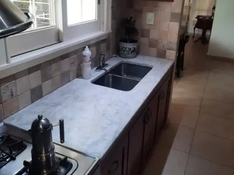 CHALET EN MUY BUEN ESTADO EN QUILMES