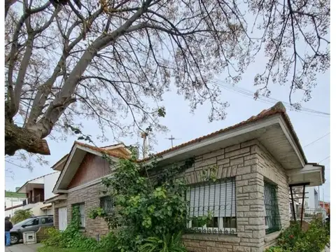 Chalet 3 Amb. C/ Dependecia- Cochera A/c - Falkner 4110 Parq