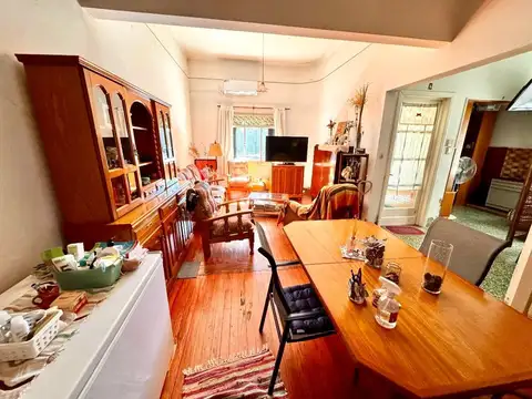 CASA 5 AMBIENTES CON PATIO Y GARAGE 25 DE MAYO BA