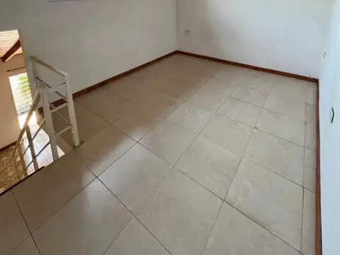 Departamento en Alquiler en Jose Leon Suarez, $ 450.000