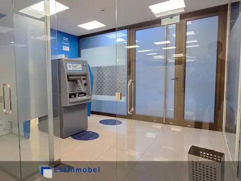 VENTA DE LOCAL DE 254 M2 MAS PATIO EN RETIRO