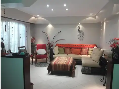 Chalet de 5 ambientes con dependencia de servicio - Puan 620