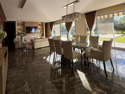 Casa en Venta en Funes, USD 1.450.000