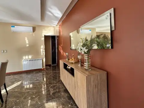 Casa 7 ambientes con 5 baños