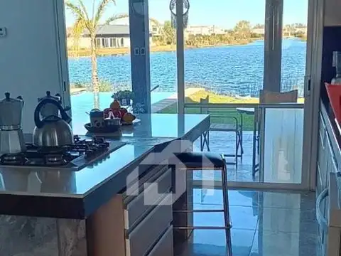 Casa en Alquiler de 4 dormitorios