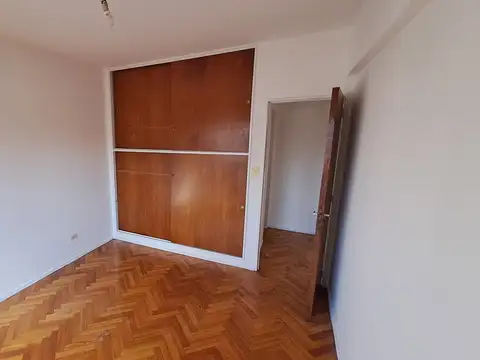 DEPARTAMENTO 2 AMBIENTES AL FRENTE CON BALCON