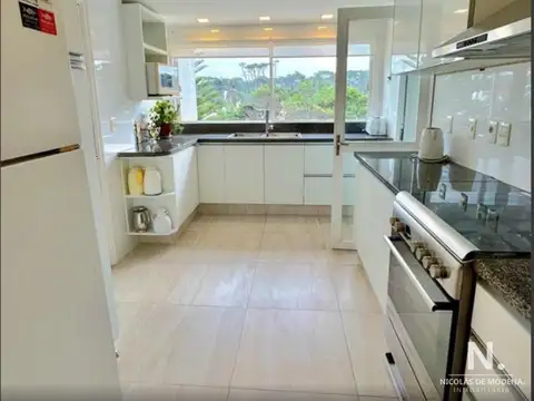 Penthouse ideal con 4 dormitorios en San Rafael