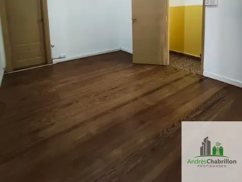 Casa 7 ambientes con 2 baños