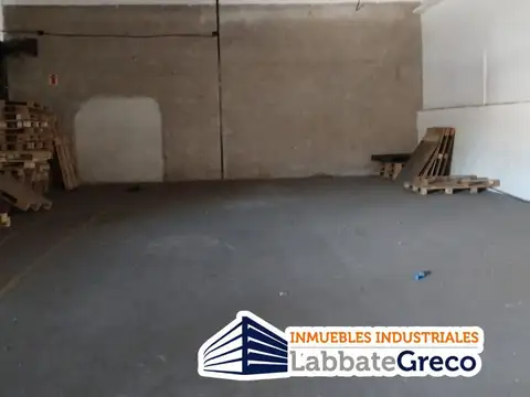 DEPÓSITO EN PREDIO INDUSTRIAL