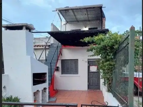 Casa en alquiler en Flor de Maroñas con Apartamento