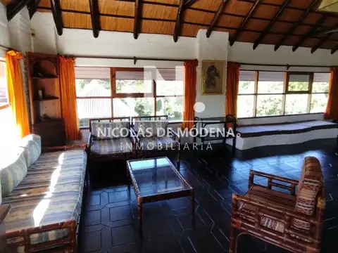 VENTA DE HERMOSA CASA EN BARRIO PINARES - 3 DORMITORIOS -