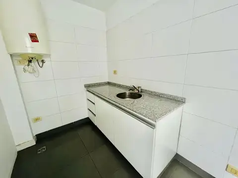 Oficina 2 ambientes con 1 baño