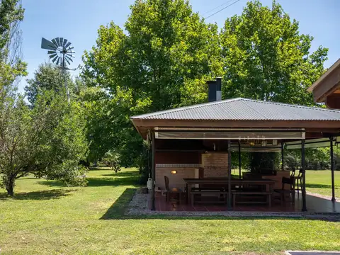 Casa 7 ambientes con 5 baños