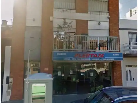 Excelente Edificio De 740 M² Dividido En Tres Plantas Local