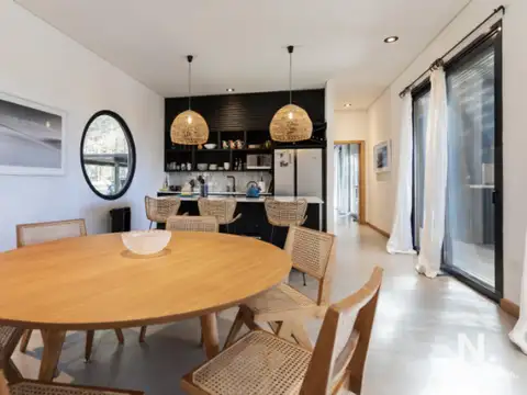 Casa 5 ambientes con 4 baños