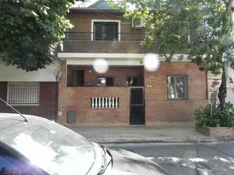 CASA, 6 DORM., EN  2 PLANTAS, 4 BÑOS, GRAN LIV-COM, COC-COM, FONDO, QUINCHO, PARRILLA