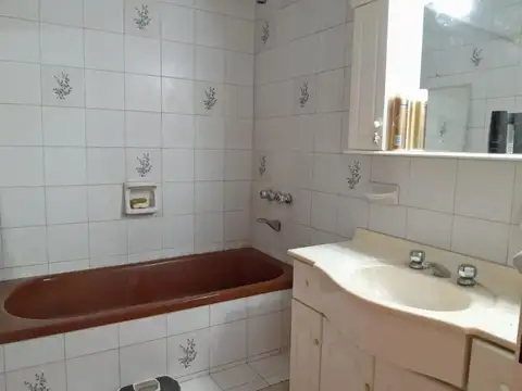 Depto Tipo Casa en Alquiler 40 años