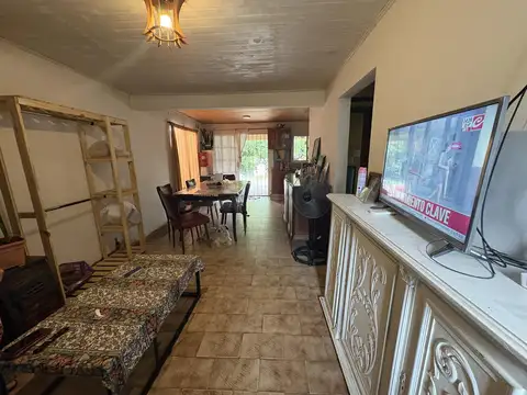 Casa 3 ambientes con 1 baño