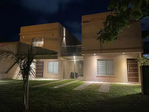 Duplex 3 Amb. con patio, parrilla, Costa Azul e/ San Bernardo y La Lucila