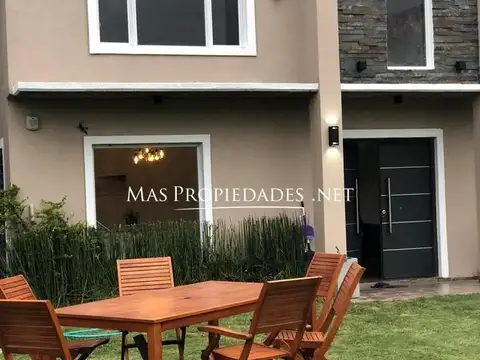 Casa en Venta con 1 cochera