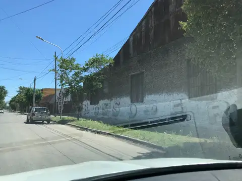 Galpon en Venta 51  mts Frente