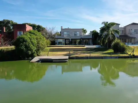 Casa en Venta en Santa Barbara, USD 1.050.000