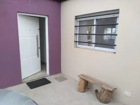 Casa 2 ambientes con 1 baño