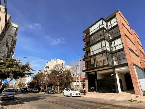 DEPARTAMENTO 3 AMBIENTES SEMI PISO A LA CALLE A ESTRENAR