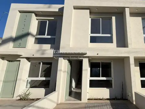 Depto Tipo Casa en Venta de 3 ambientes