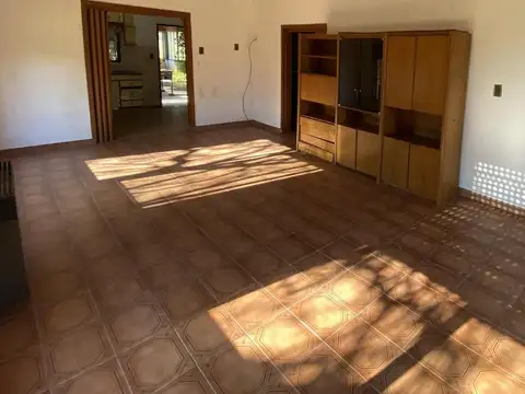 Casa en Venta con 4 cocheras