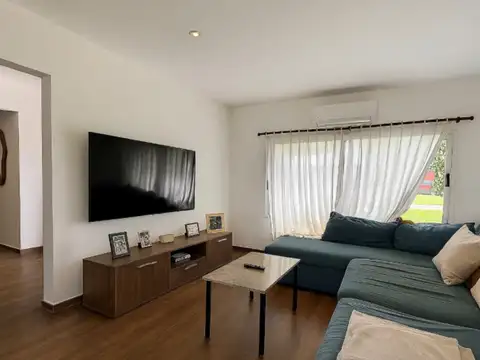 Casa 5 ambientes con 4 baños