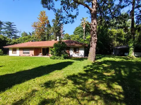 Casa 5 ambientes con 2 baños