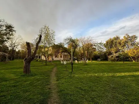 Casa 5 Amb 600 m² Edificados. s/ Fracción 14.138 m² - Lujan