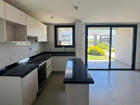 Departamento en Venta en Manantiales, USD 179.000