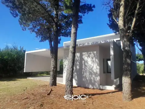 Casa 5 ambientes con 4 baños