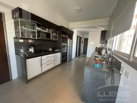 Departamento 4 ambientes con 3 baños