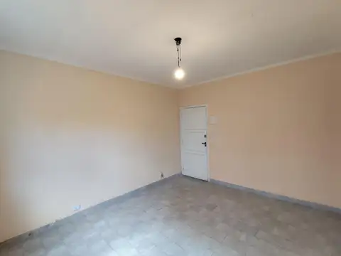 Departamento en Alquiler en Parque Avellaneda, $ 400.000