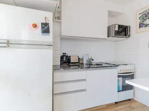 Monoambiente con balcón al frente - Caballito / Parque Centenario