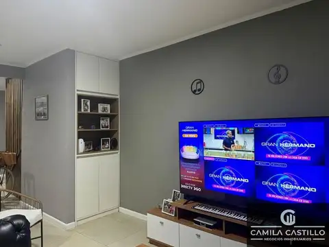 Casa en Alquiler con 4 cocheras