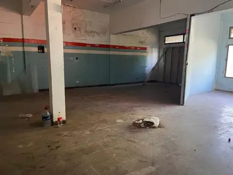 Local en Venta Via Púb.