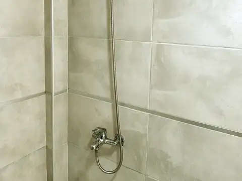 Departamento de 2 ambientes con balcón y vista al contrafrente. Lavalle 249, Piso 1º "C" Avellaneda