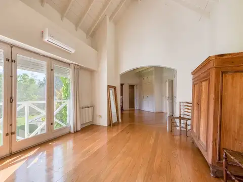 VENTA CASA 8 AMB TORTUGAS C.C. LOTE 2.450 MTS