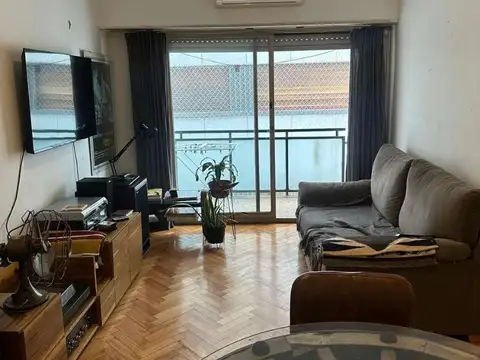 Castro Barros 100, Piso 7