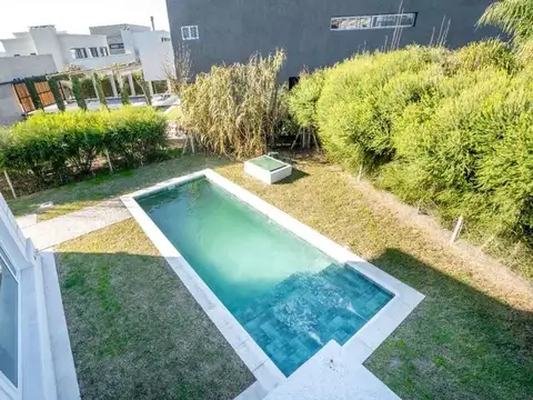 Avenida Caseros 1700