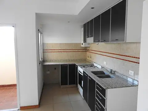APTO CRÉDITO - EXCELENTE 2 AMBIENTES EN PLANTA BAJA CON 2 PATIOS